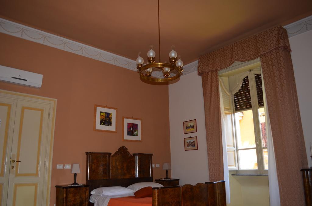 Rome Charming House Bed & Breakfast Room photo