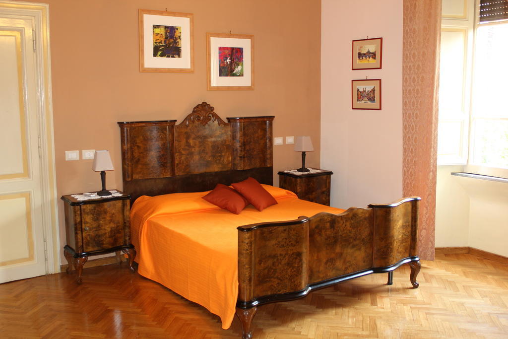 Rome Charming House Bed & Breakfast Room photo