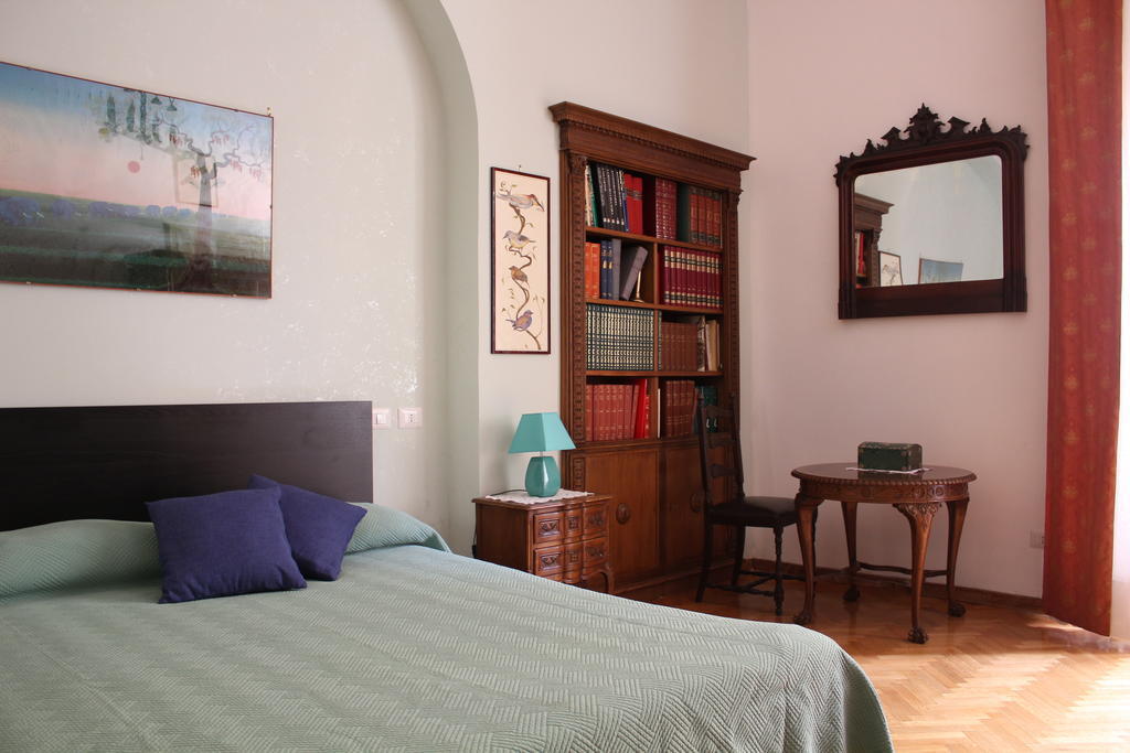 Rome Charming House Bed & Breakfast Room photo